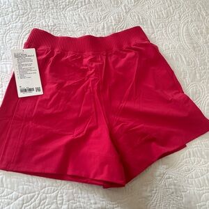 Lululemon Stretch Woven Relaxed-Fit High-Rise Short 4" brand new with tags.